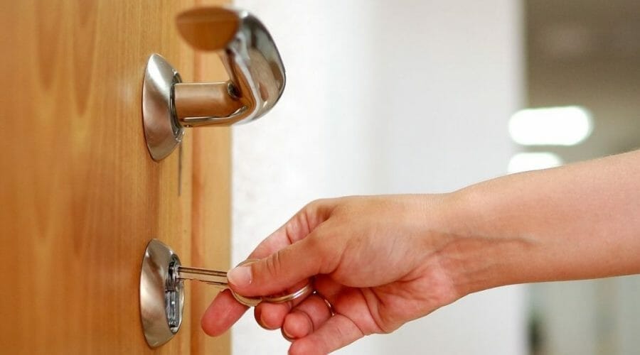 Best E-Commerce Sites for Commercial Door Hardware for Government Buildings