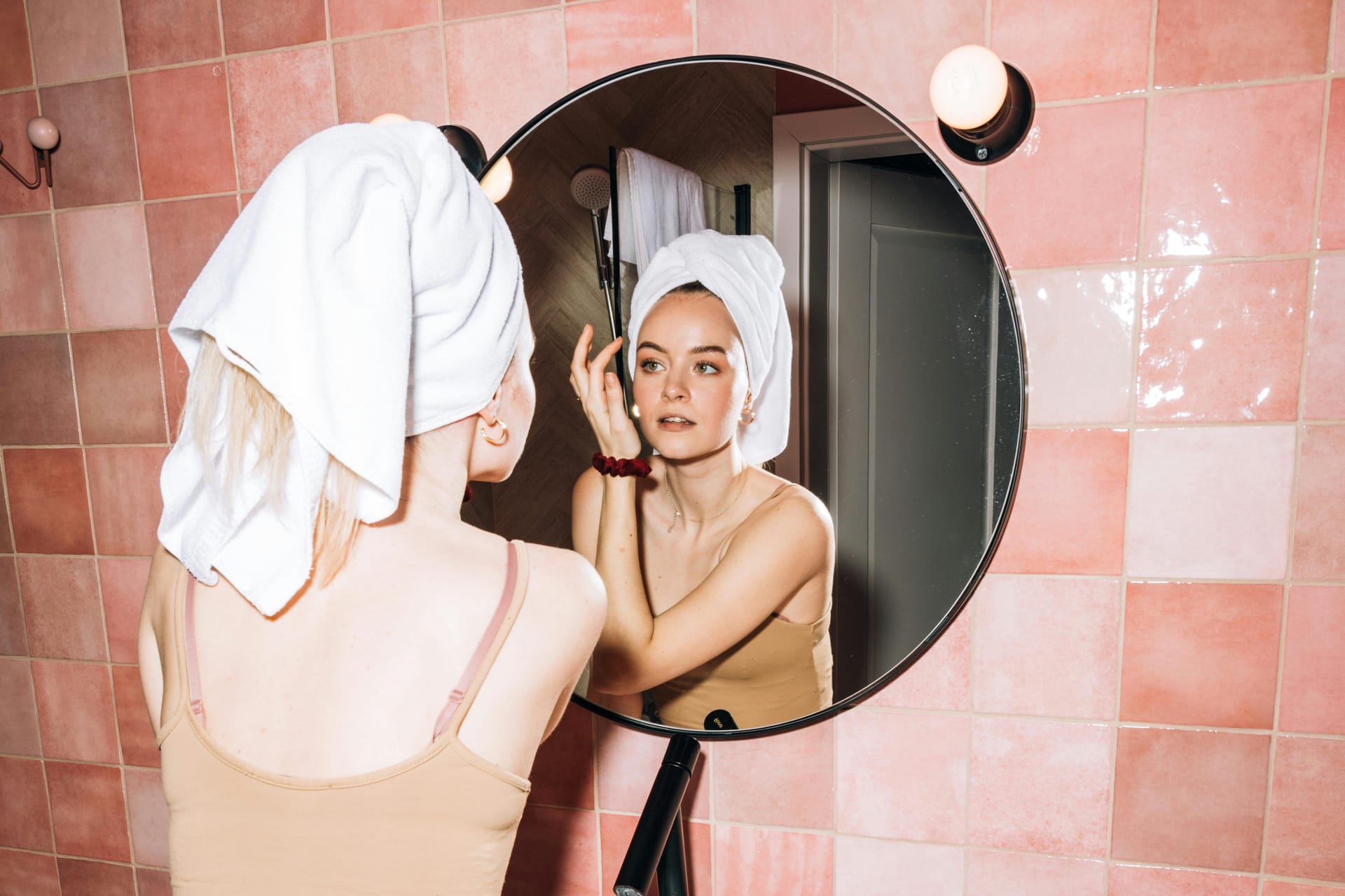 How a Bathroom Mirror with LED Light Can Transform Your Space