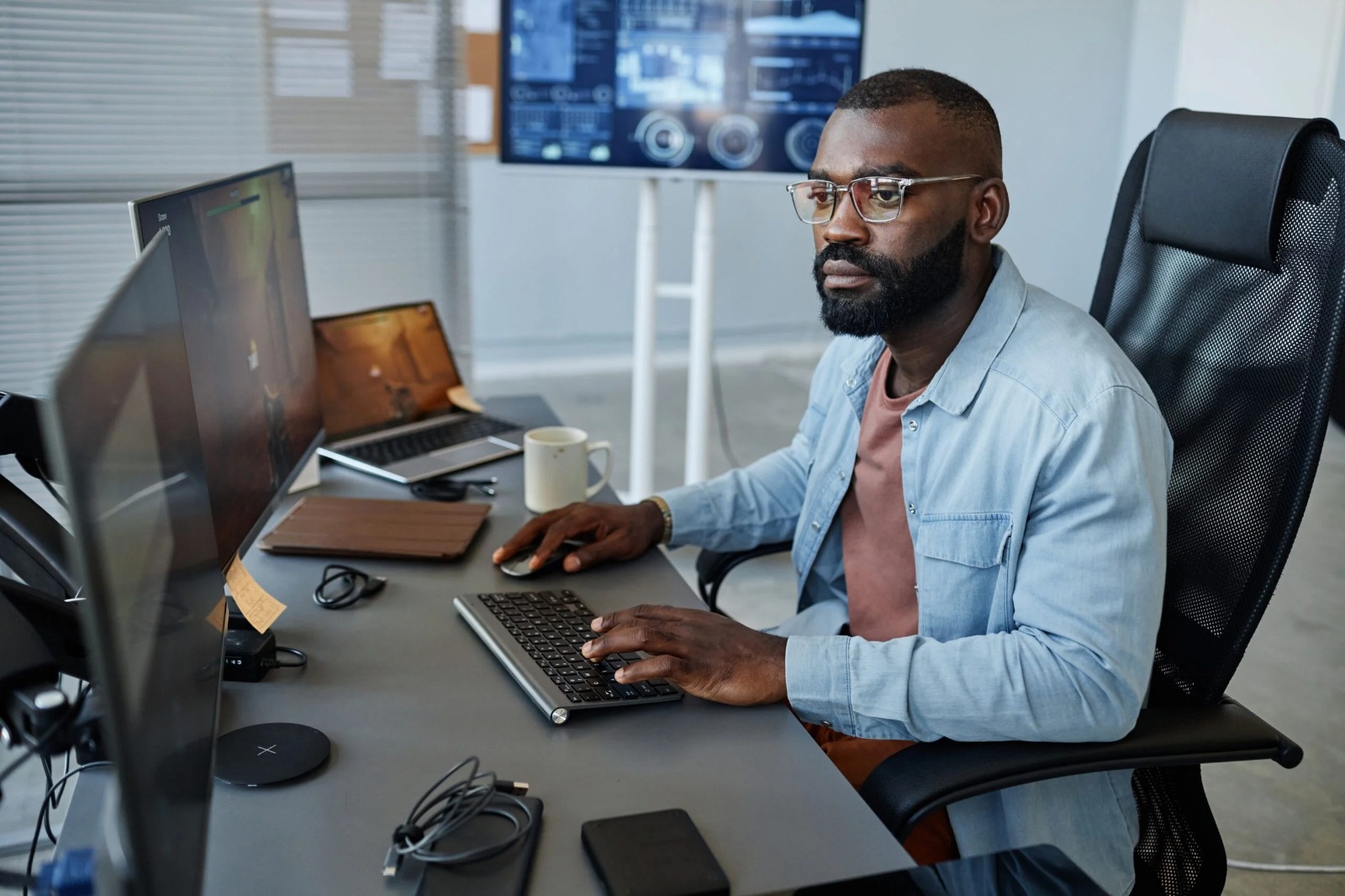 LEVERAGING COMPETITOR PRICING ANALYTICS TO DRIVE BUSINESS GROWTH