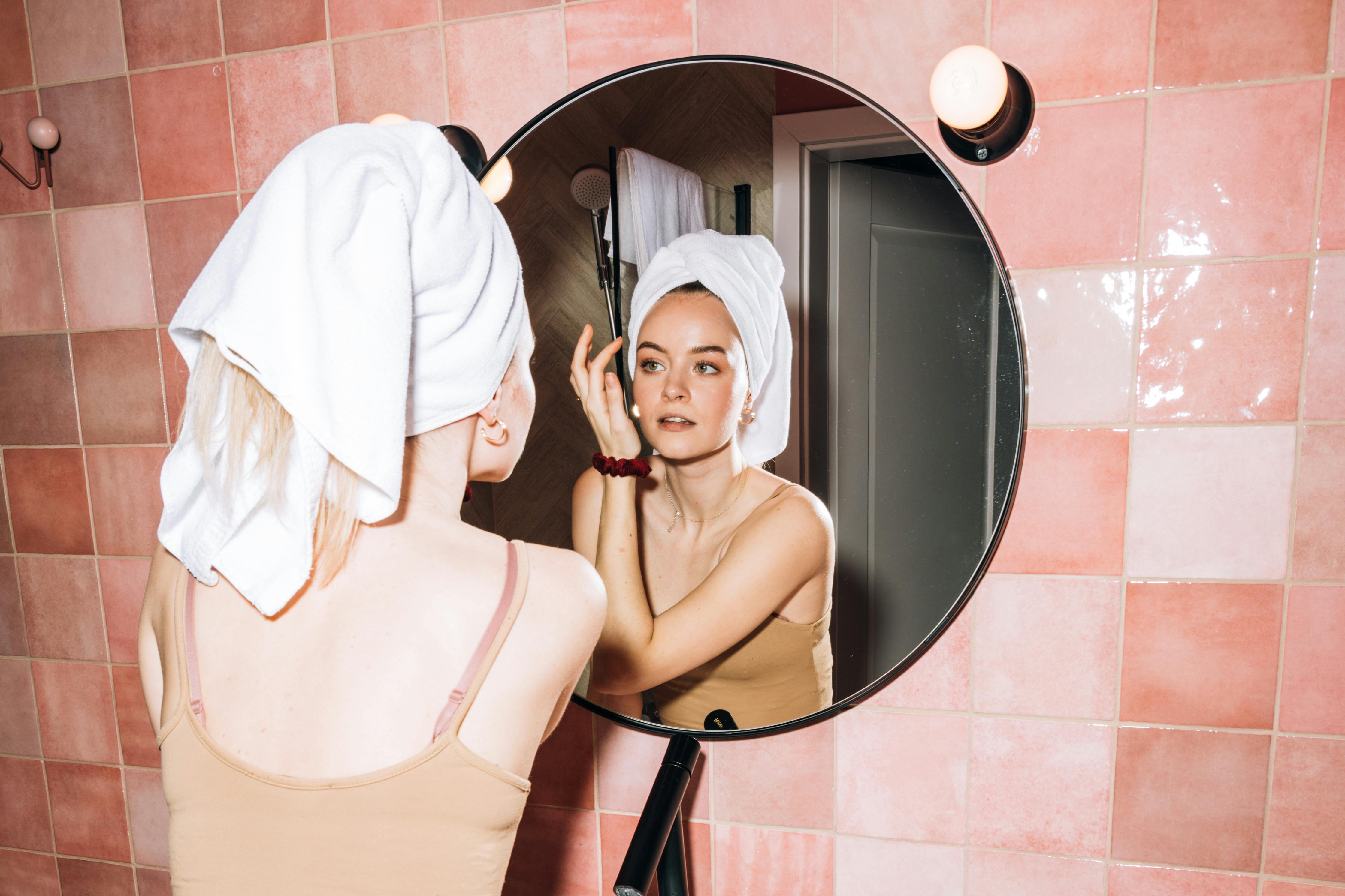How a Bathroom Mirror with LED Light Can Transform Your Space